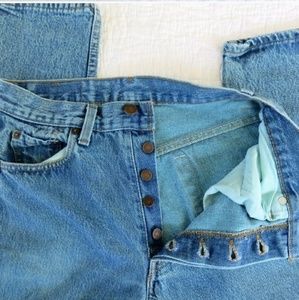 VINTAGE LEVI JEANS!!!! *RESELLING*